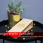 Dlaczego warto postawić na opakowanie prezentu z firmowym logo